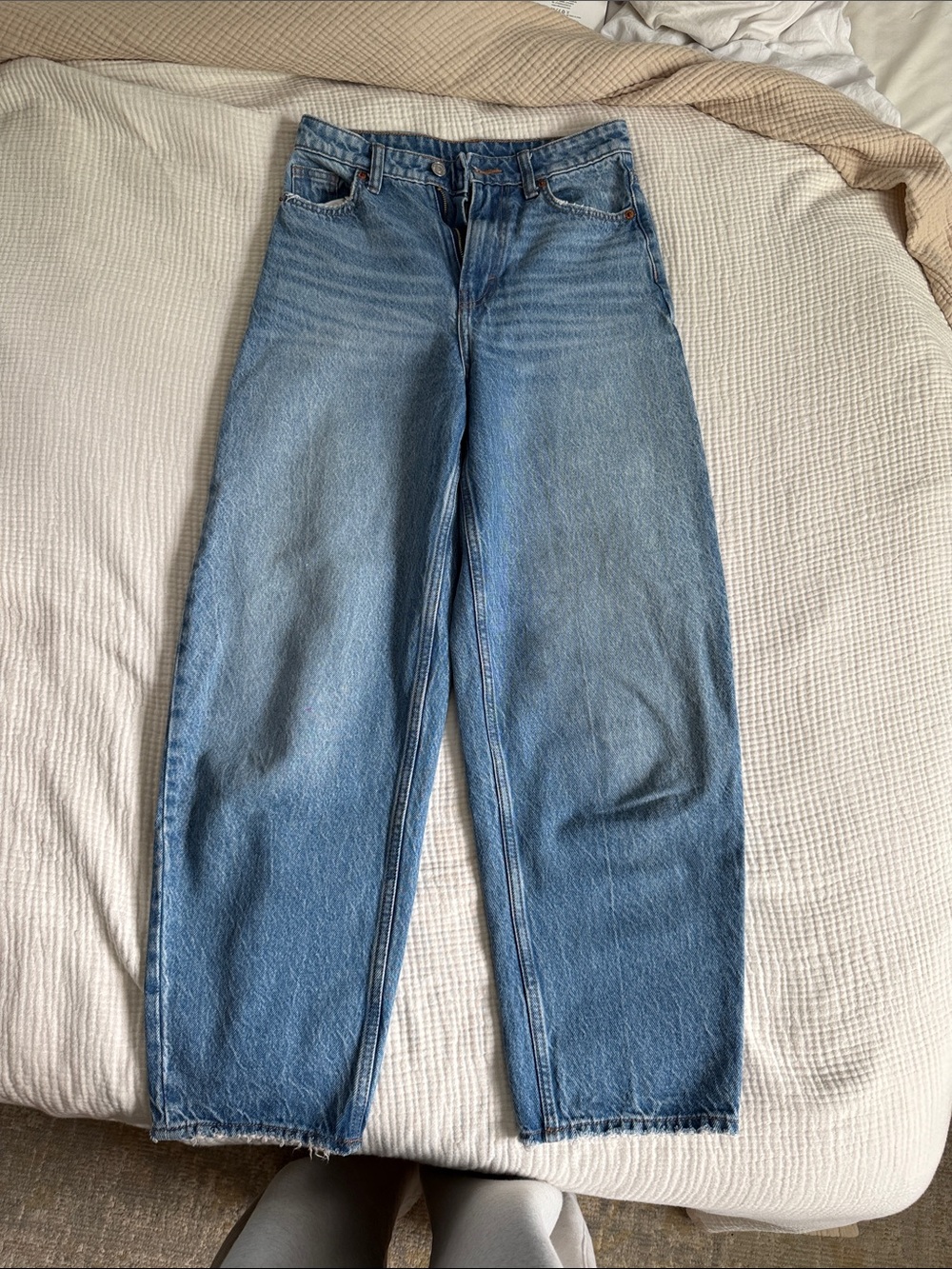 H&M  Women’s Barrel Jeans — Light Blue